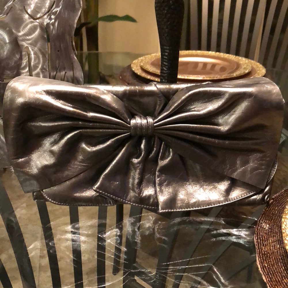 Express metallic evening clutch